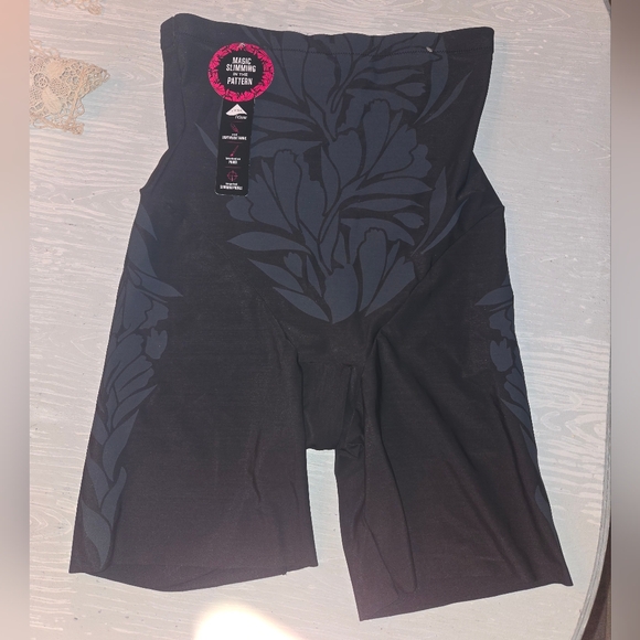 Maidenform Magic slimming Shapewear Thigh Slimmer Black easy pee opening New Nwt - Picture 1 of 6